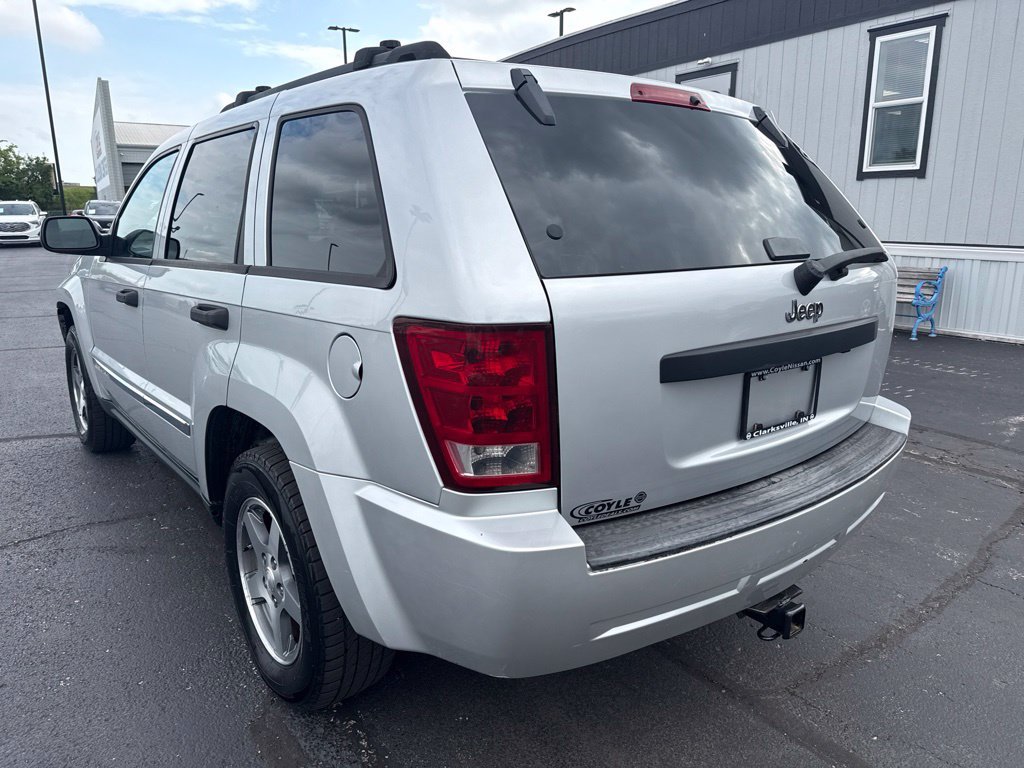 Used 2005 Silver Jeep Laredo image 5