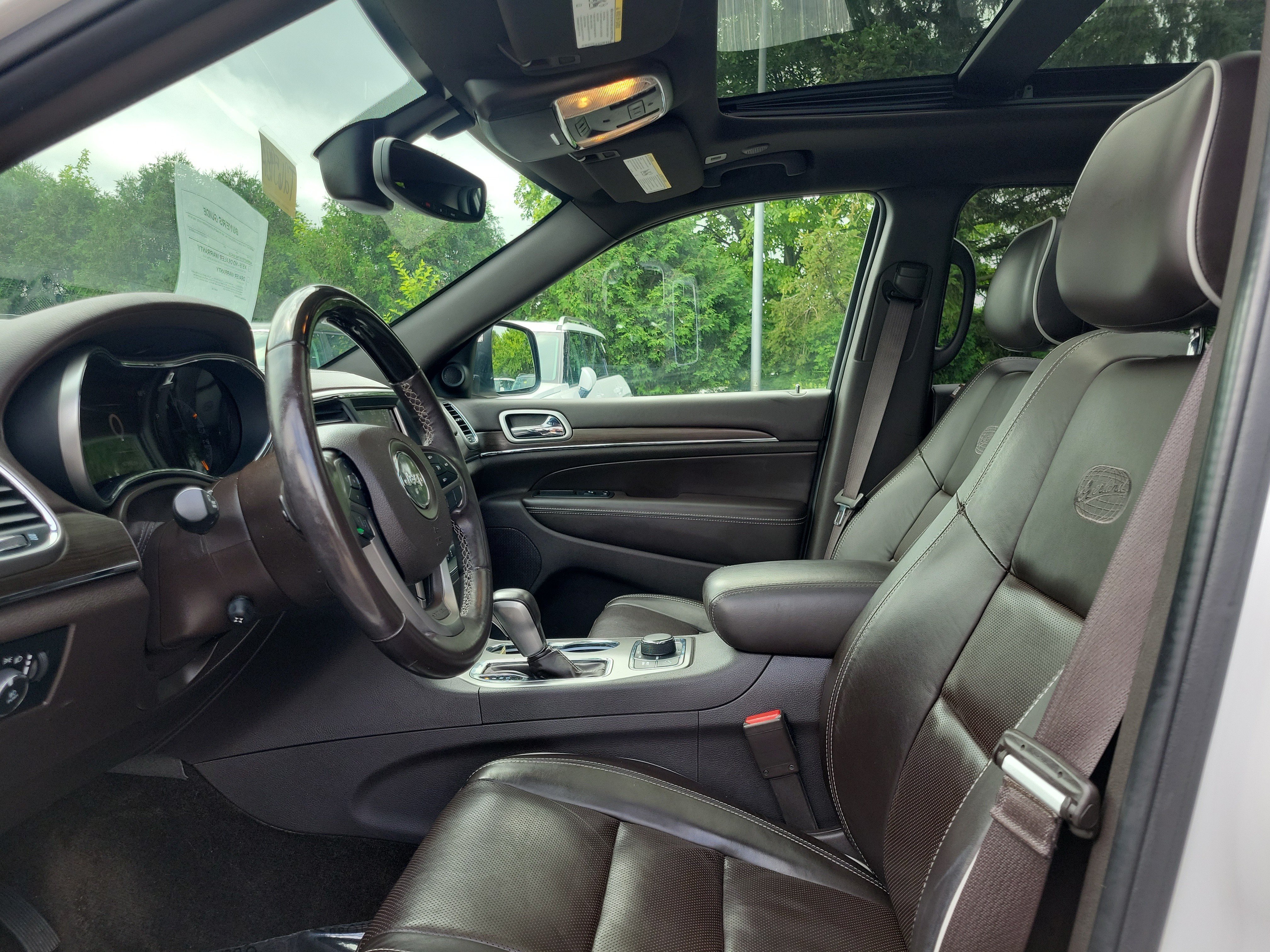 Used 2018 Ivory 3-Coat Jeep Overland image 15