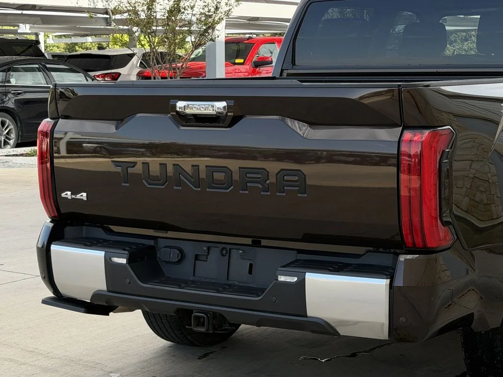 Used 2023  Toyota Limited image 6