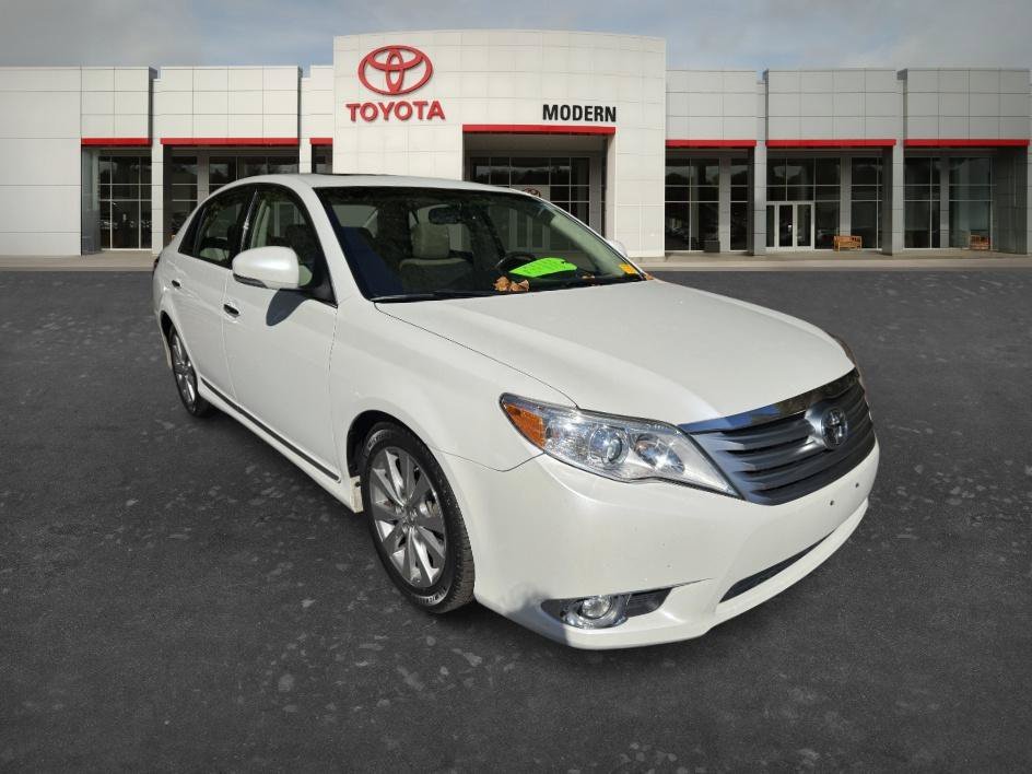 Used 2012 Blizzard Pearl Toyota Limited image 3