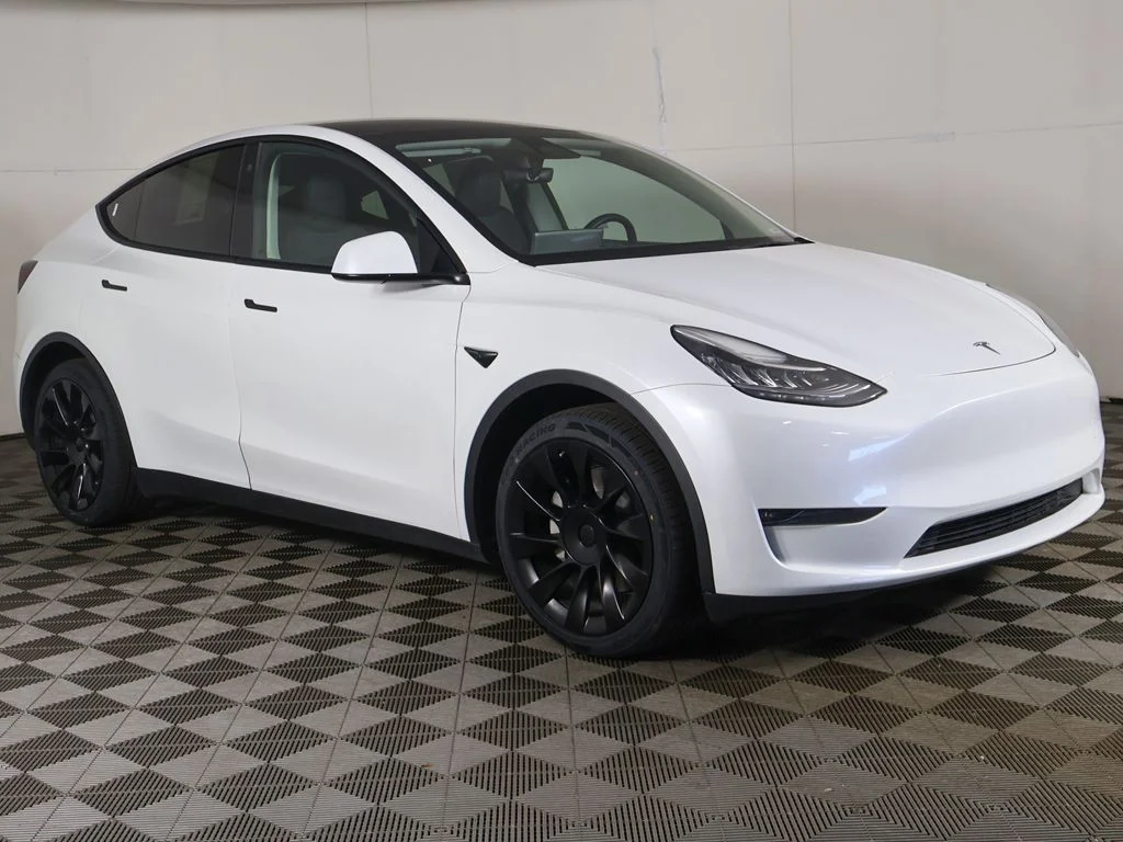 Used 2023 White Tesla Long Range image 49