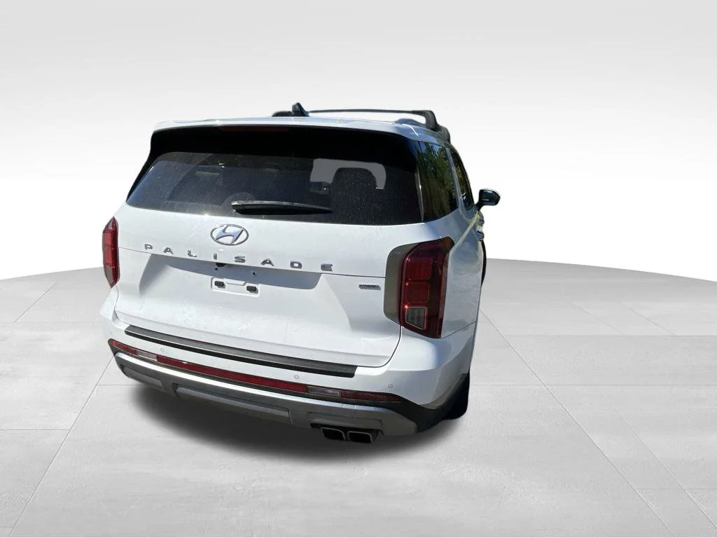 Used 2023 White Hyundai SEL image 17