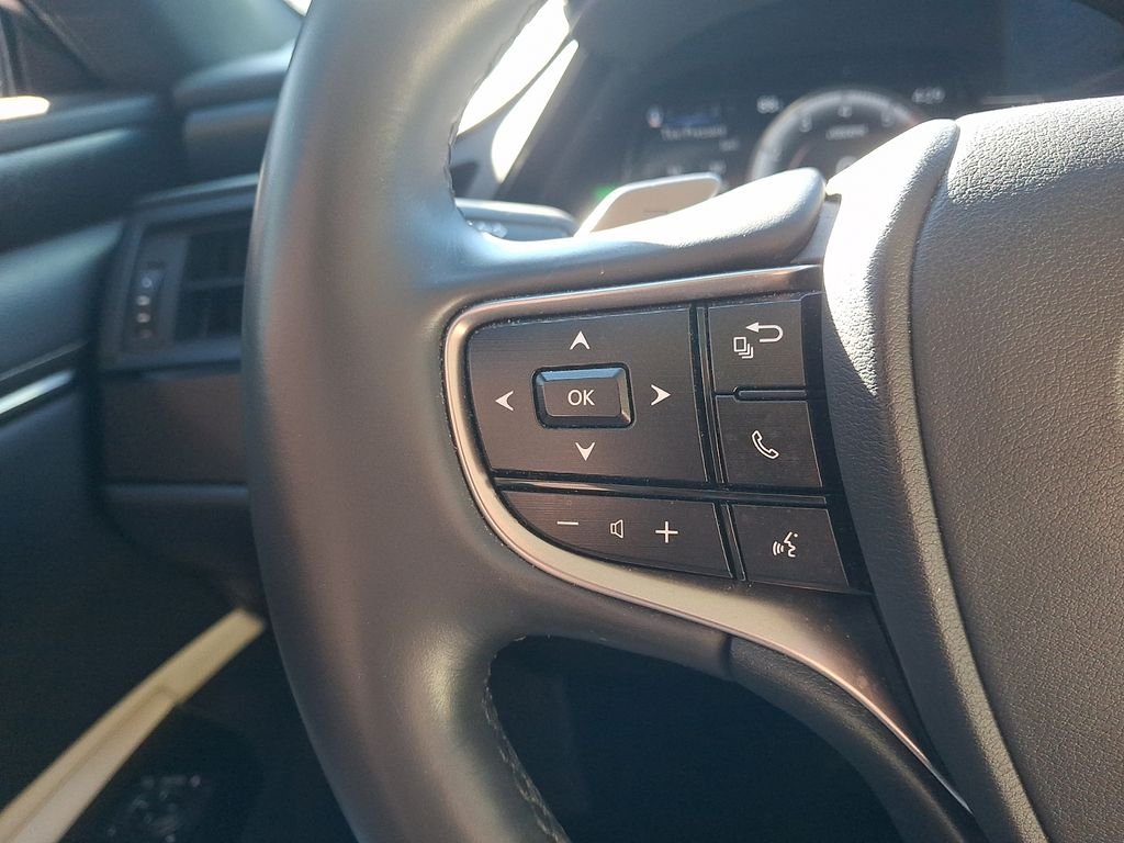 Used 2022 White Pearl Lexus 300h image 22