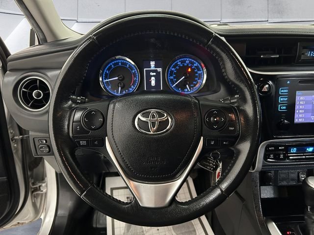 Used 2019 Silver Toyota SE image 9