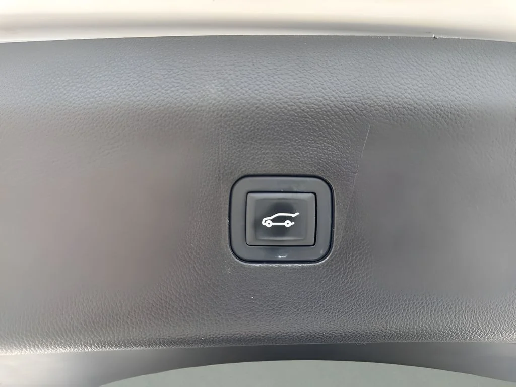 Used 2018 White Buick Premium Group image 32