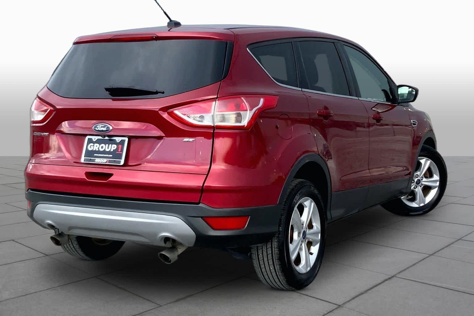 Used 2016 Ruby Red Metallic Tinted Clearcoat Ford SE image 13