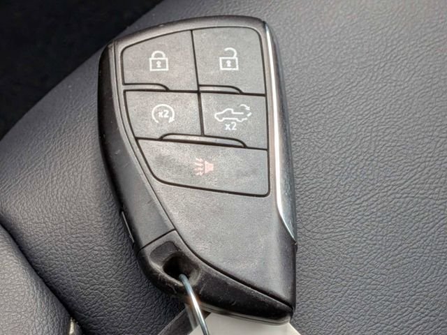 Used 2024 White GMC Elevation image 34