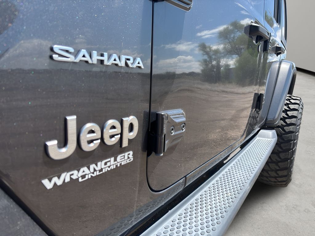 Used 2020 Granite Crystal Metallic Clearcoat Jeep Sahara image 30