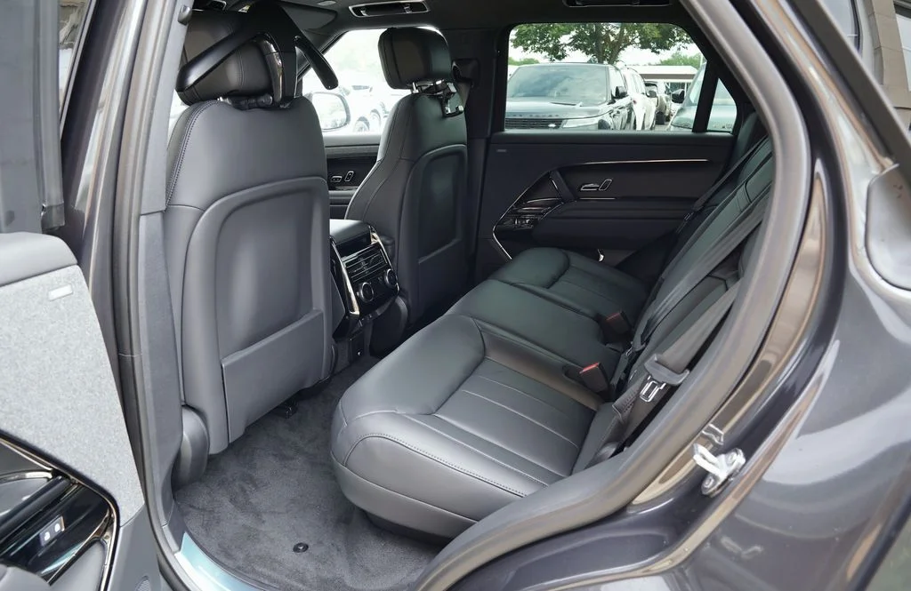New 2026 Carpathian Grey Land Rover Dynamic SE image 33
