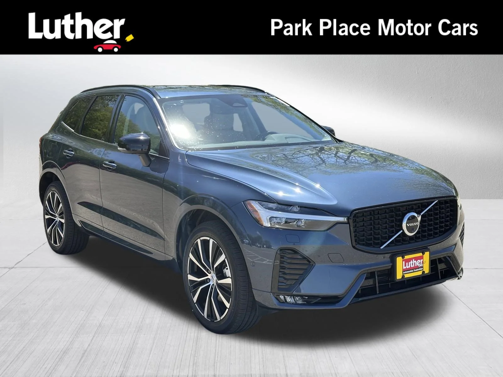 2024 Volvo XC60 B5 Plus Dark Theme AWD's photo