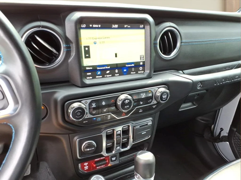 Used 2023 Silver Jeep Rubicon 4xe image 4