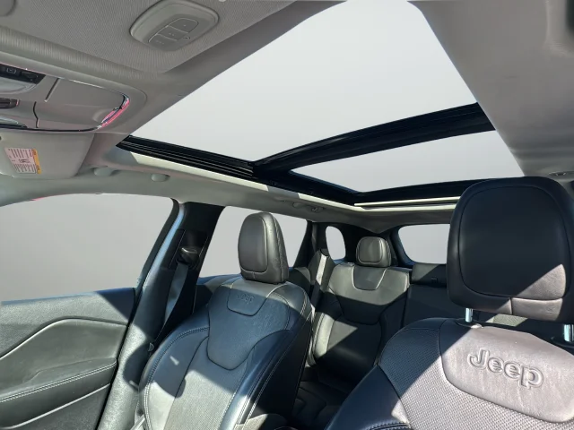 Used 2022 Gray Jeep Limited image 19