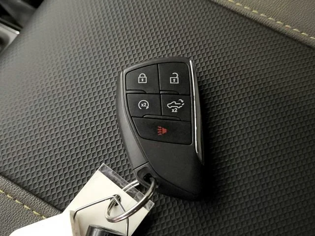 2023 Chevrolet Silverado 1500 ZR2 - Photo 35