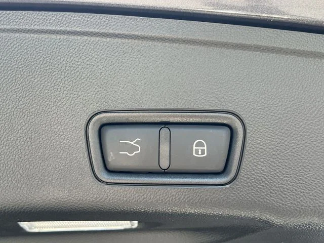Used 2023  Maserati Modena image 40