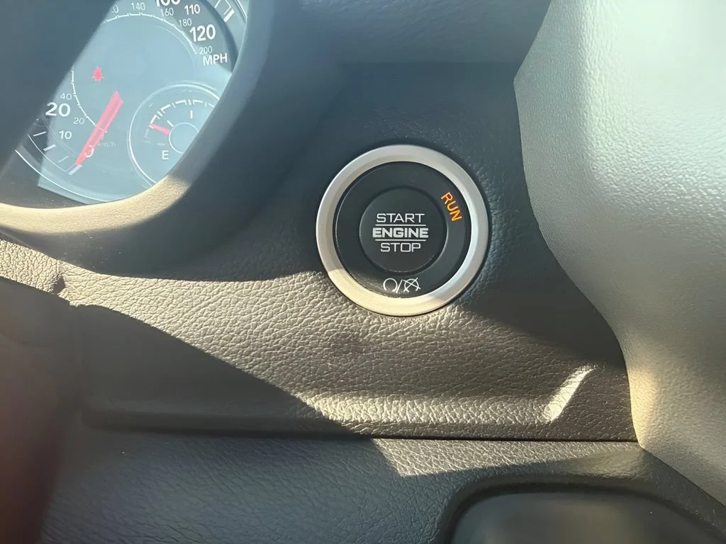 Used 2024  Ram Laramie image 17