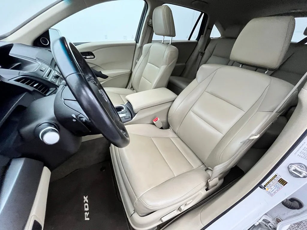 Used 2018  Acura Base image 22