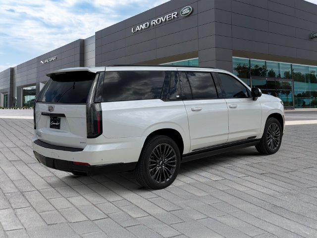 Used 2025 White Cadillac Sport Platinum image 5