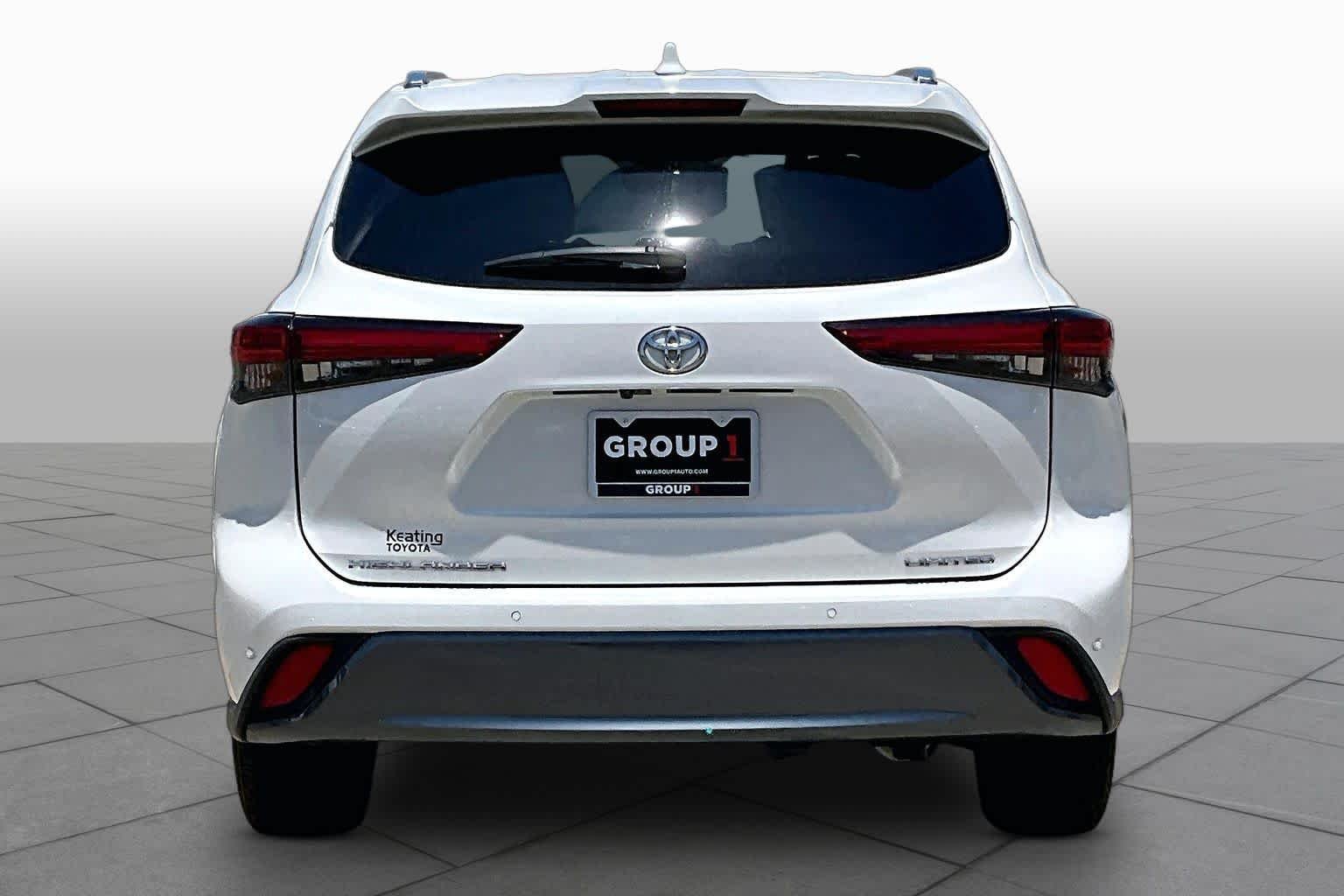 Used 2021 Blizzard Pearl Toyota Limited image 5