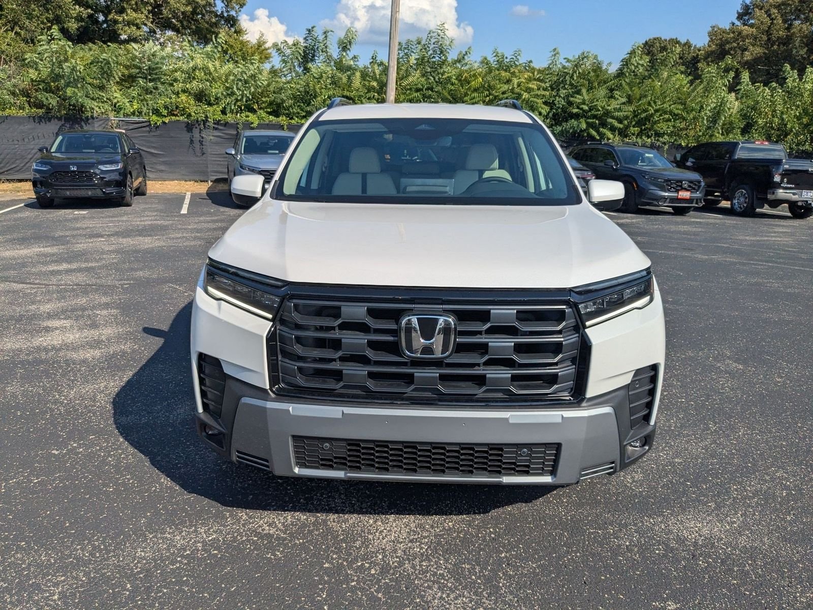 New 2026 Platinum White Pearl Honda EX-L image 3