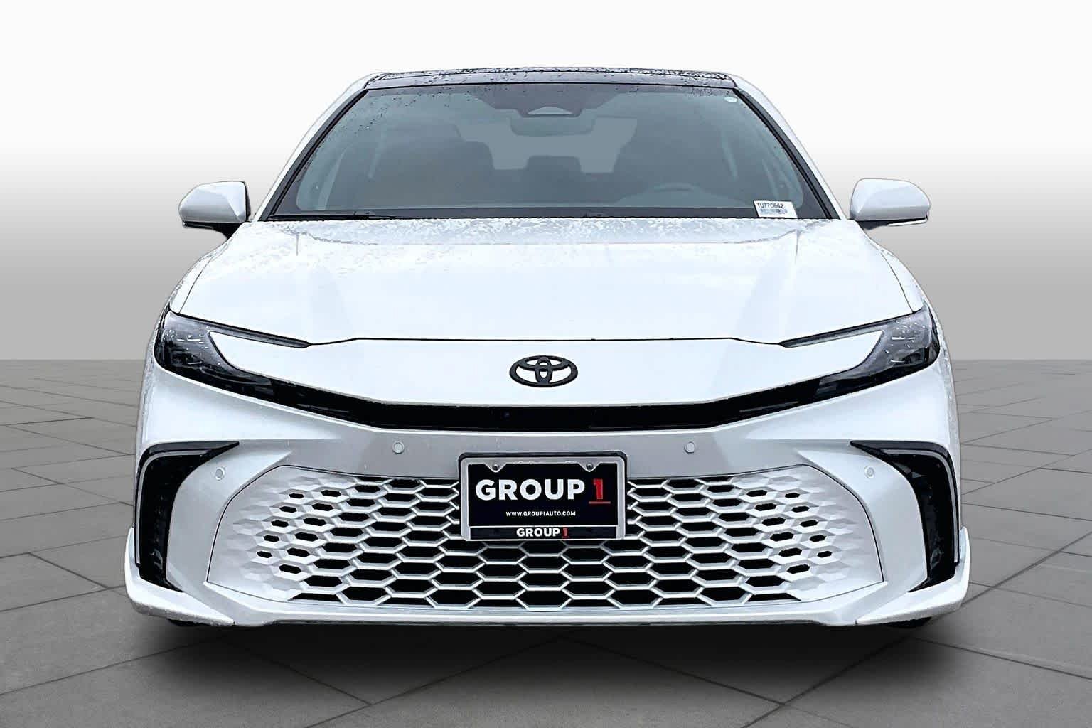 Used 2026 Wind Chill Pearl Toyota XSE image 4