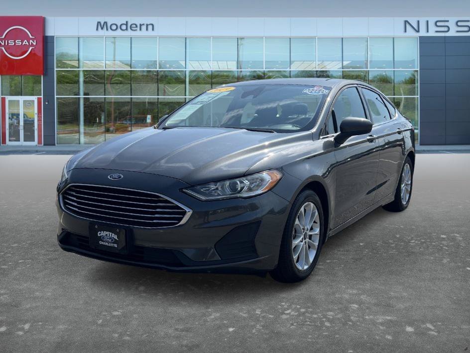 Used 2019 Magnetic Ford SE image 1