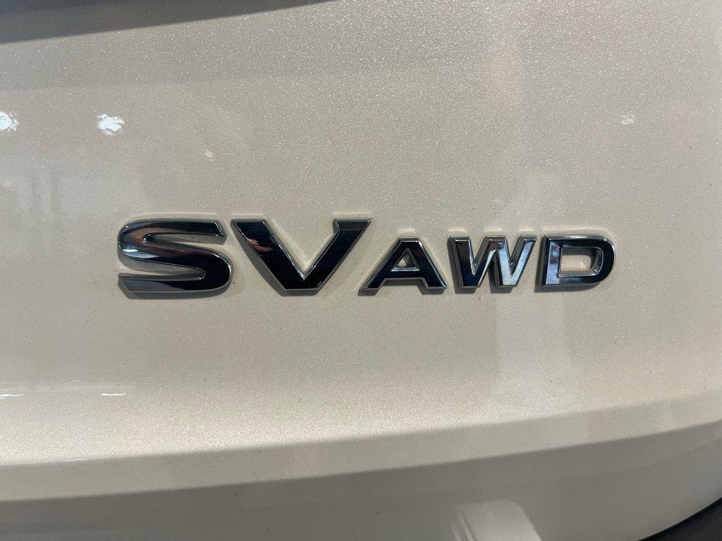 Used 2021 Pearl White Nissan SV image 11