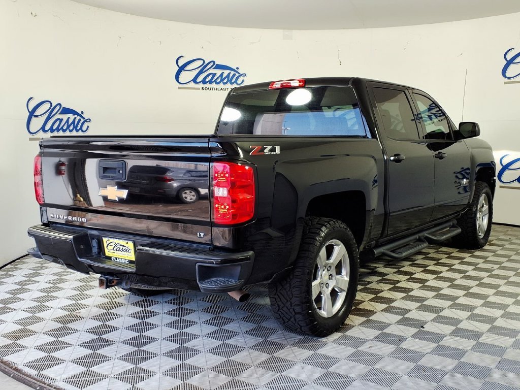 Used 2018 BLACK Chevrolet LT image 7