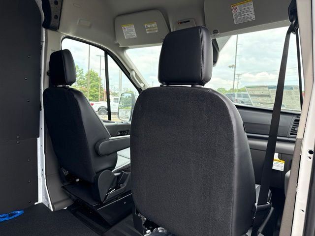 New 2026 Oxford White Ford Cargo Van image 18