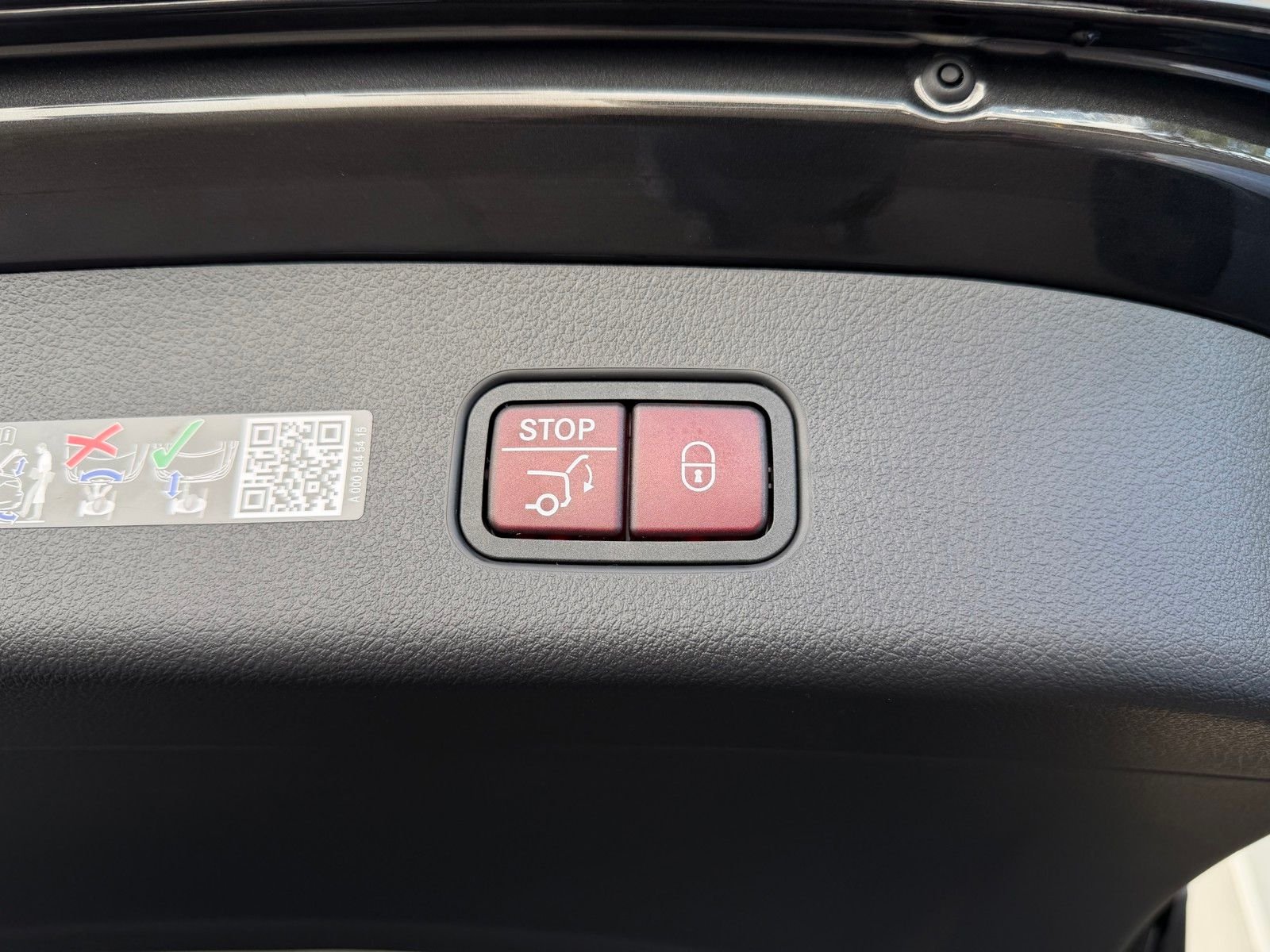 Certified Used 2026 Gray Mercedes-Benz GLC 300 image 23