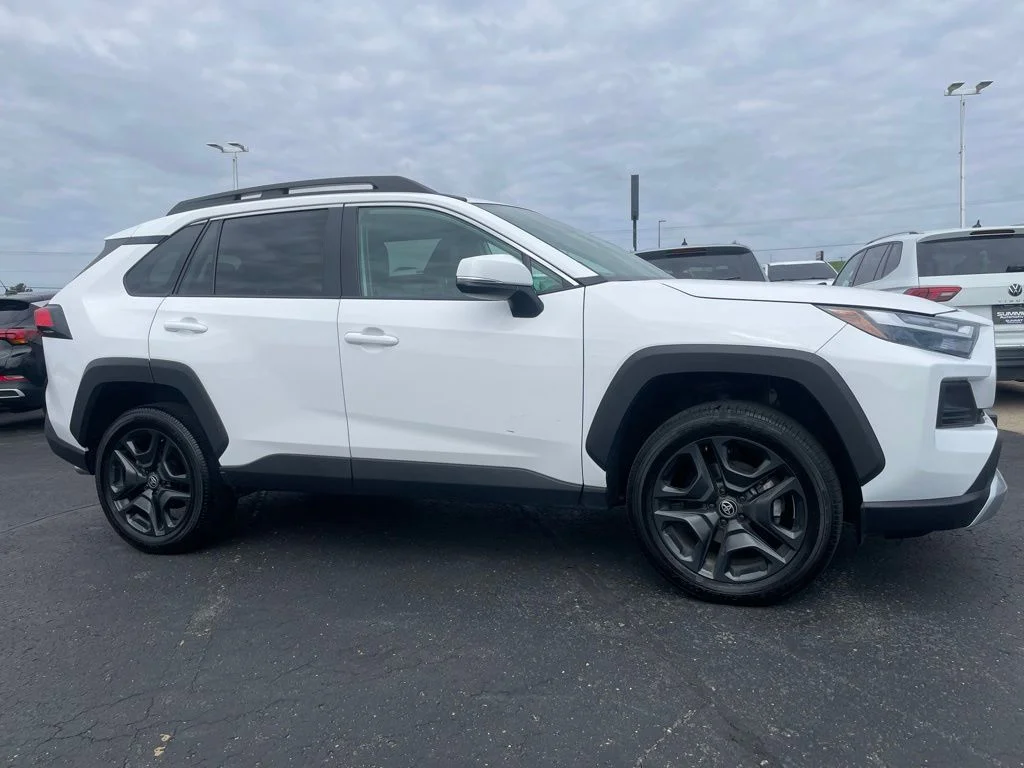 Used 2024 Ice Toyota Adventure image 2