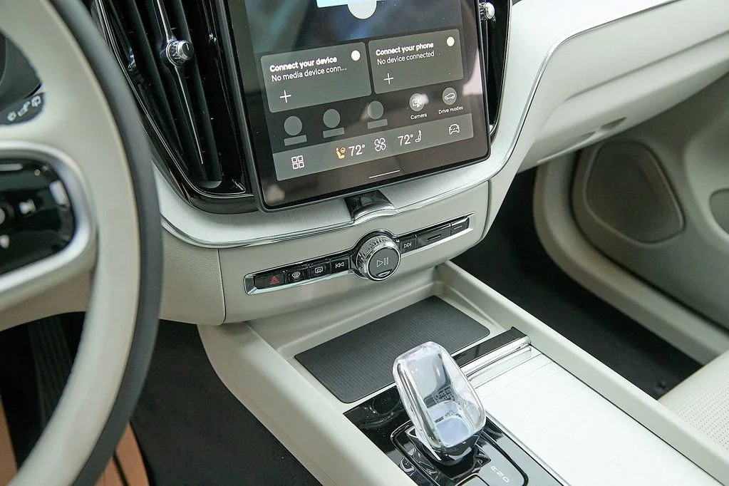 New 2026 Crystal White Volvo Ultra image 15