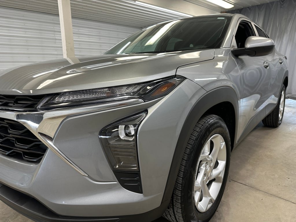 2024 Chevrolet Trax LS - Photo 30