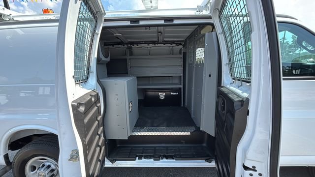 Used 2025 White Chevrolet Work Van image 35