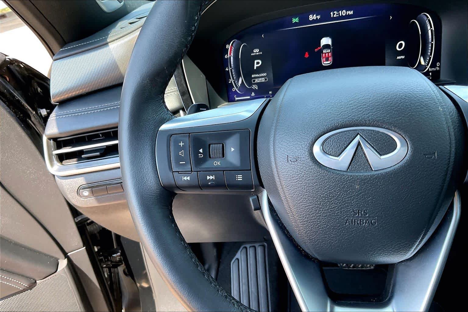 Used 2025 Mineral Black INFINITI LUXE image 22