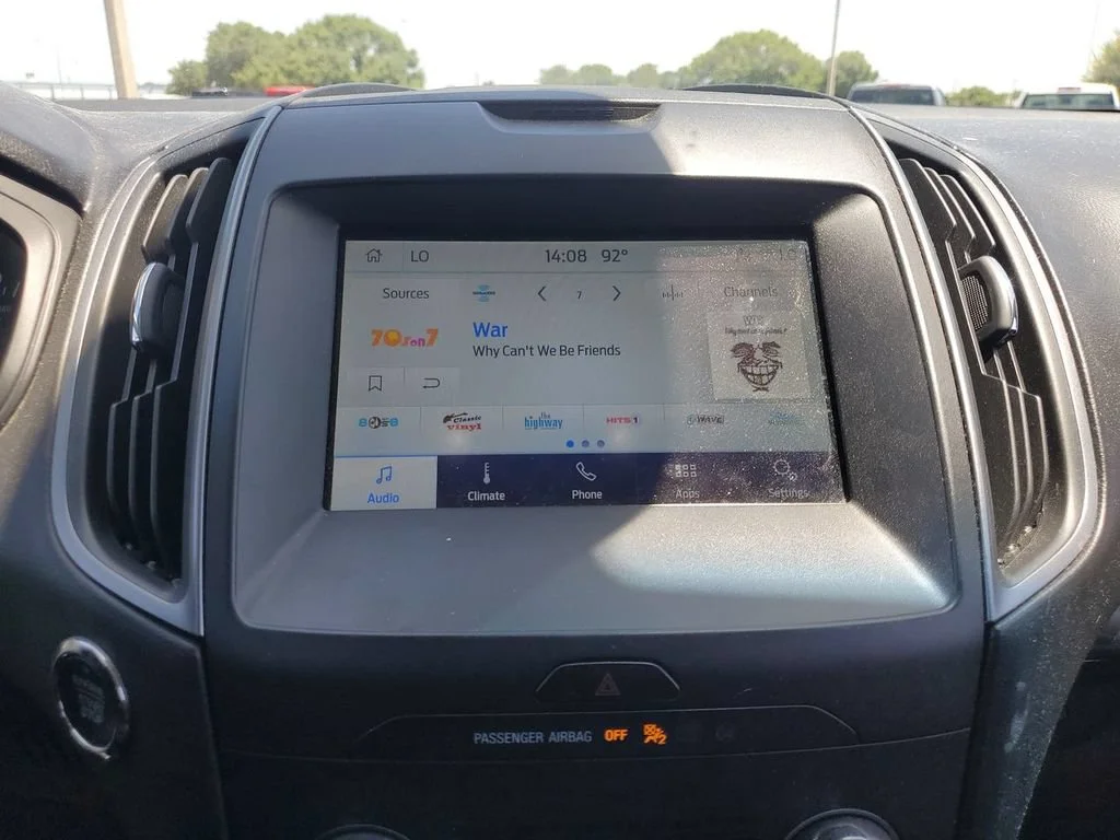 Used 2020 White Ford SE image 19