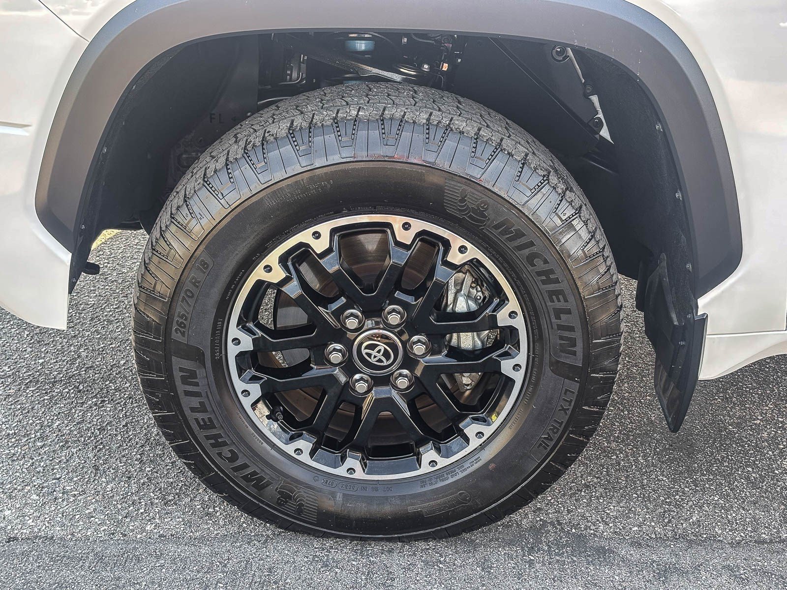 Used 2025 Ice Cap Toyota SR5 image 11