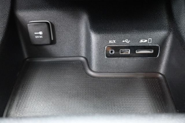 Used 2017 Gray Dodge SXT image 9