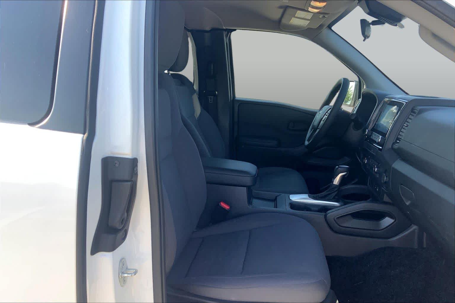 Used 2022 Glacier White Nissan S image 7