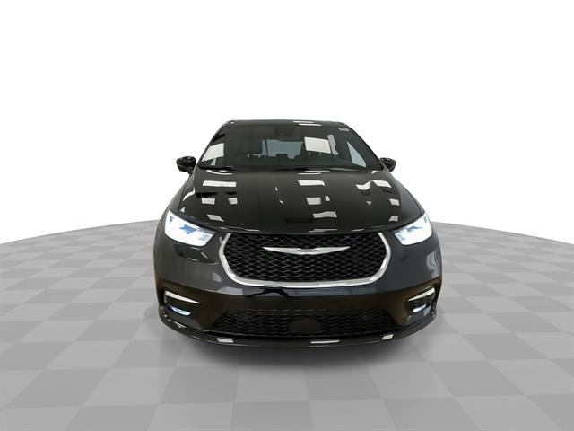 2026 Chrysler Pacifica Select, photo 3 of 12