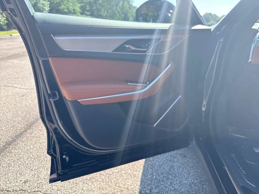 2026 Jaguar F-Pace R-Dynamic S - Photo 10