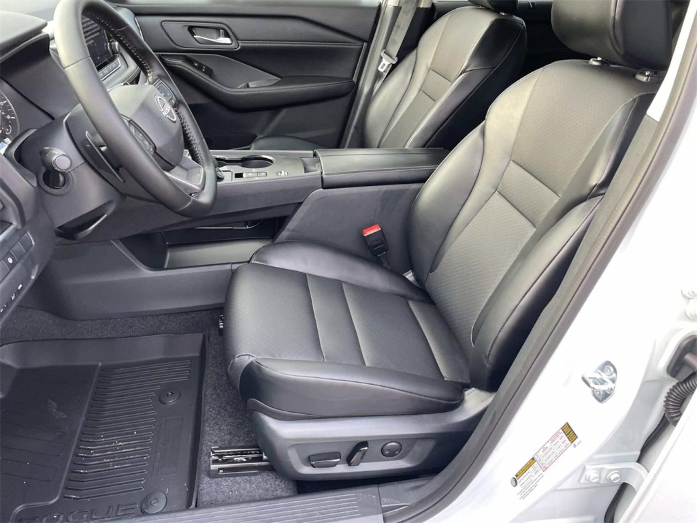 2026 Nissan Rogue SV - Photo 20