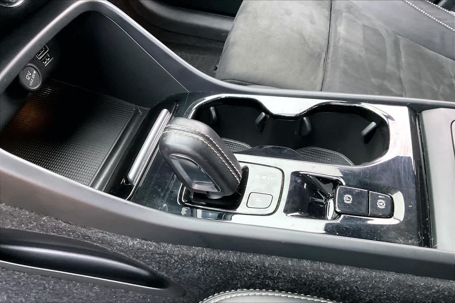 Used 2021 Black Stone Volvo R-Design image 17