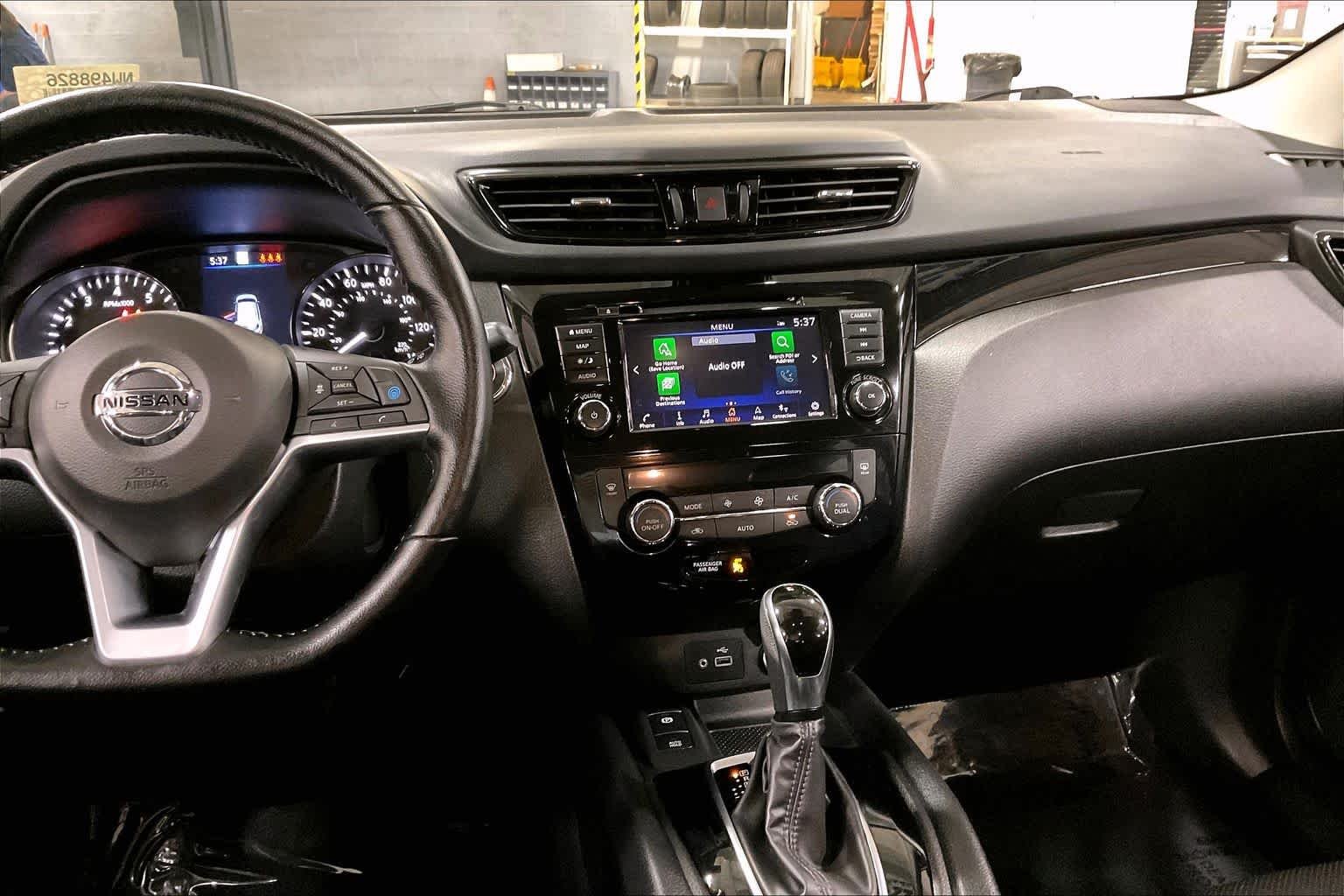 Used 2022 Gun Metallic Nissan SL image 7