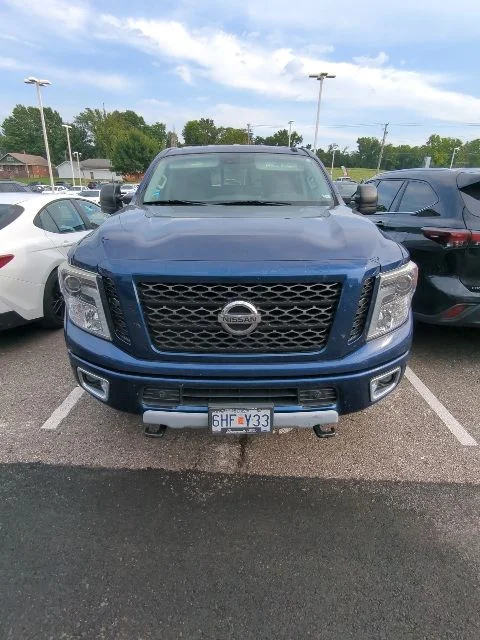 Used 2018 Blue Nissan PRO-4X image 16