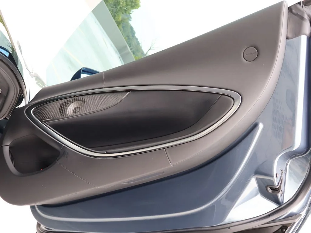 Used 2023 Saros McLaren TechLux image 18