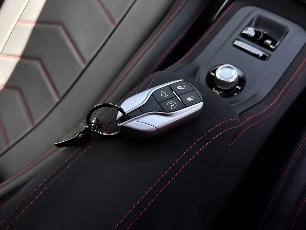 Used 2022 Blue Maserati Base image 27