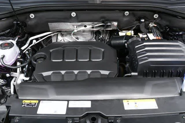 New 2026 Deep Black Pearl Volkswagen 2.0T SEL Premium R-Line image 35