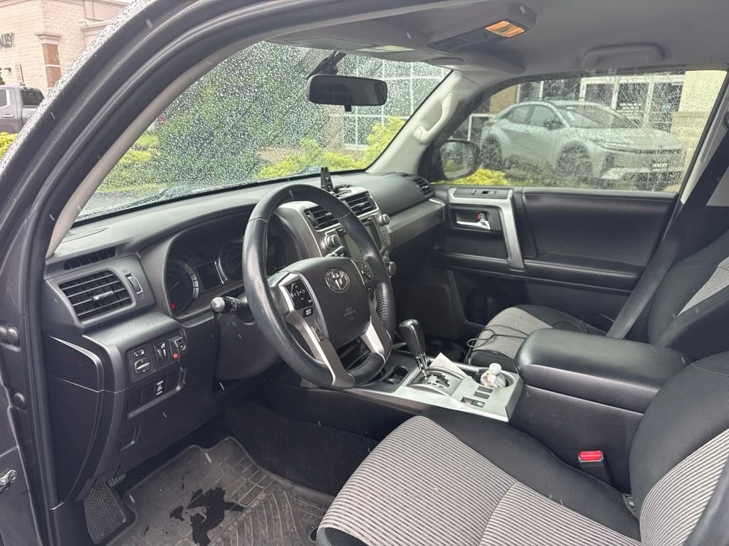 Used 2016 Gray Toyota SR5 image 8