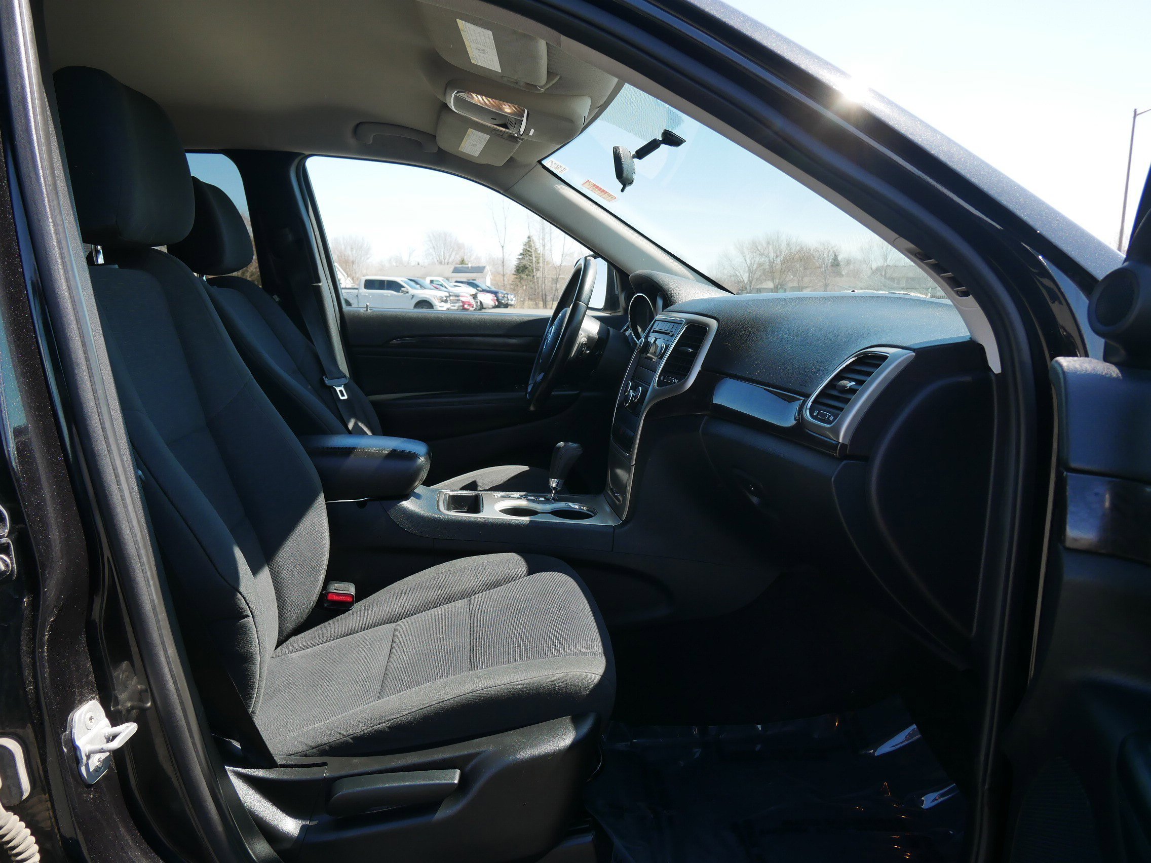 2011 Jeep Grand Cherokee Laredo - Photo 14