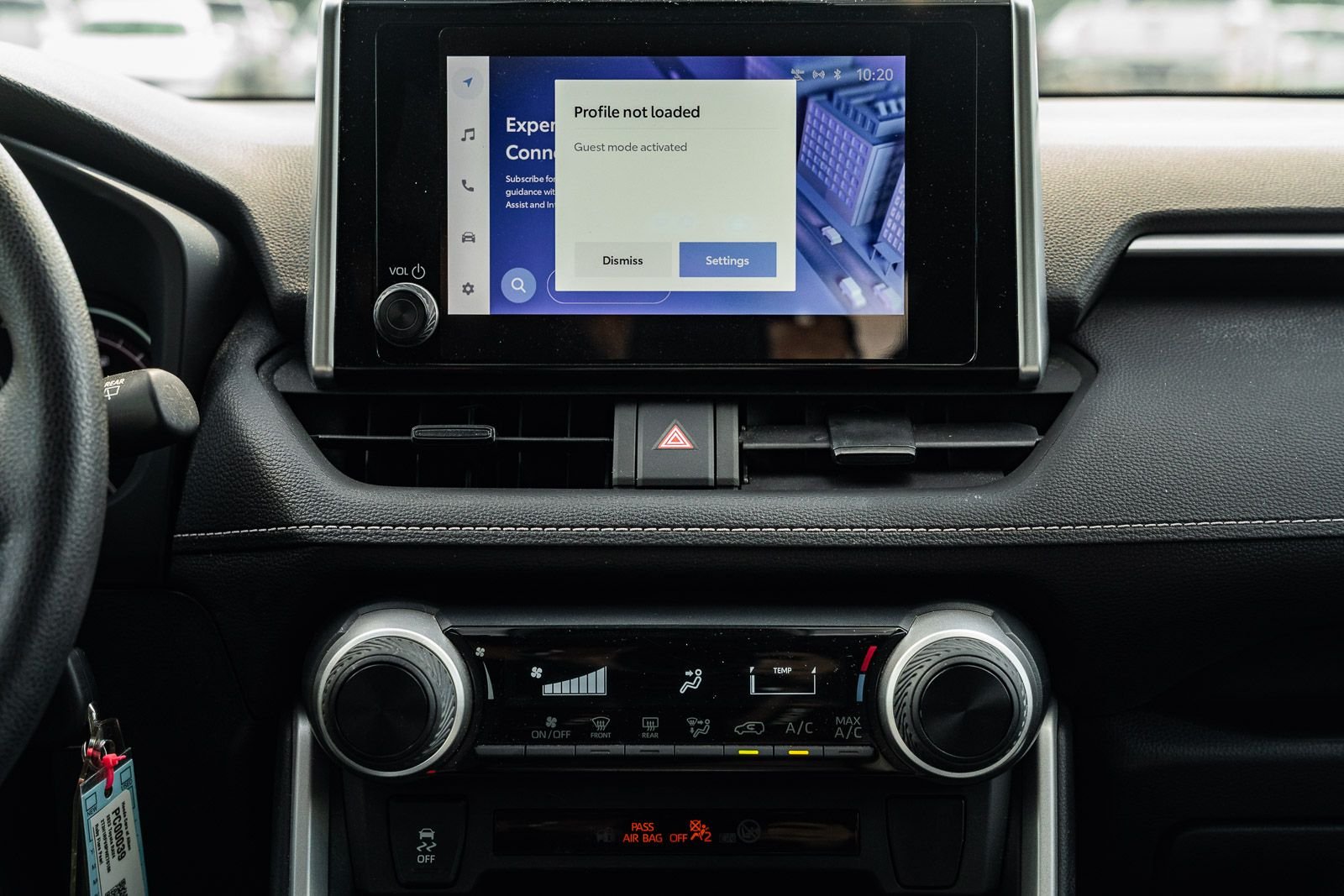2023 Toyota RAV4 LE - Photo 29